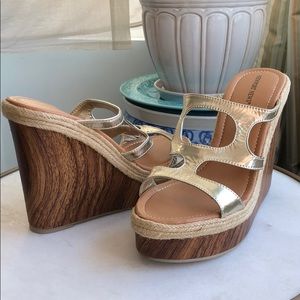 NEW Gorgeous Gold & Wood Design Summer Wedges